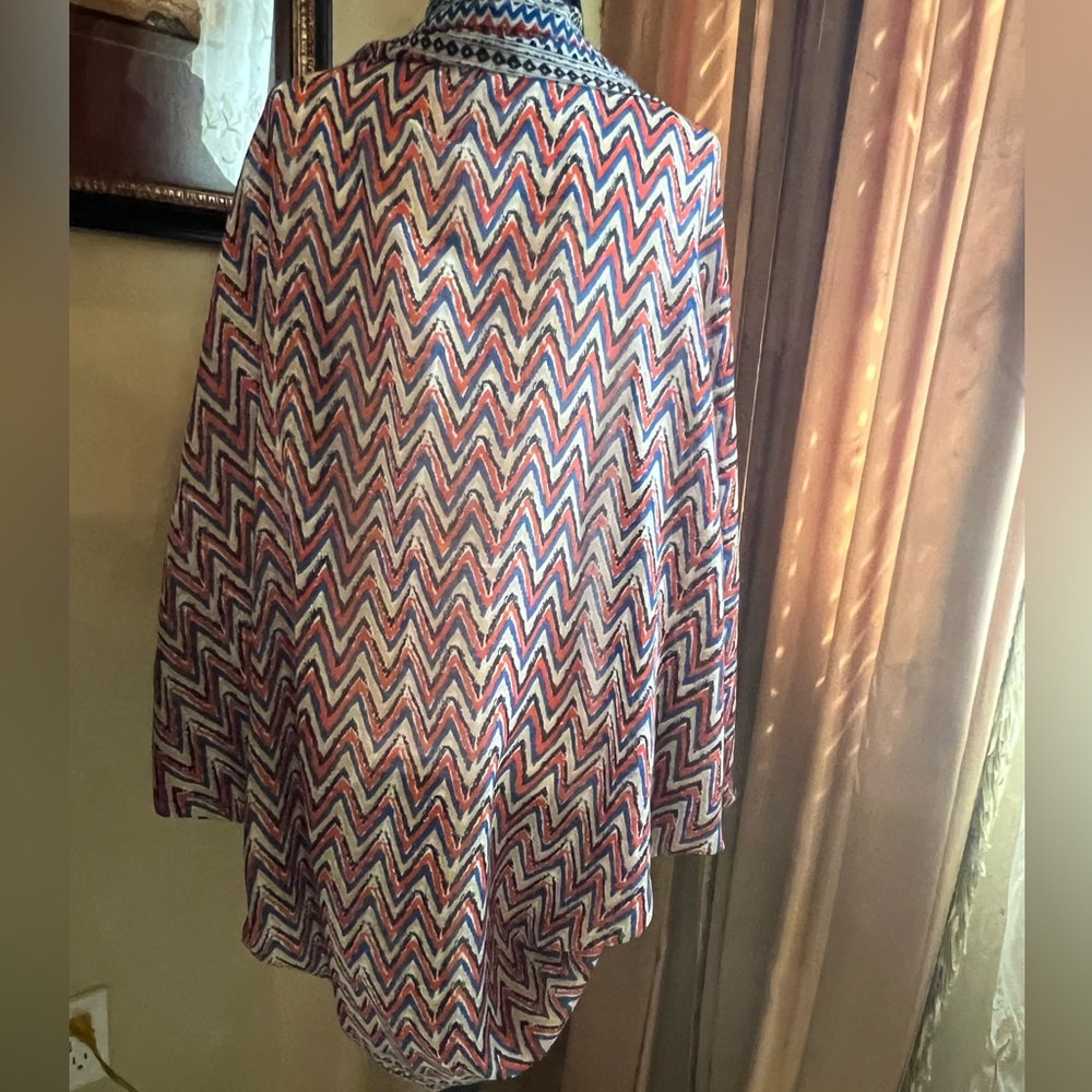 Poncho - Picture 8 of 11